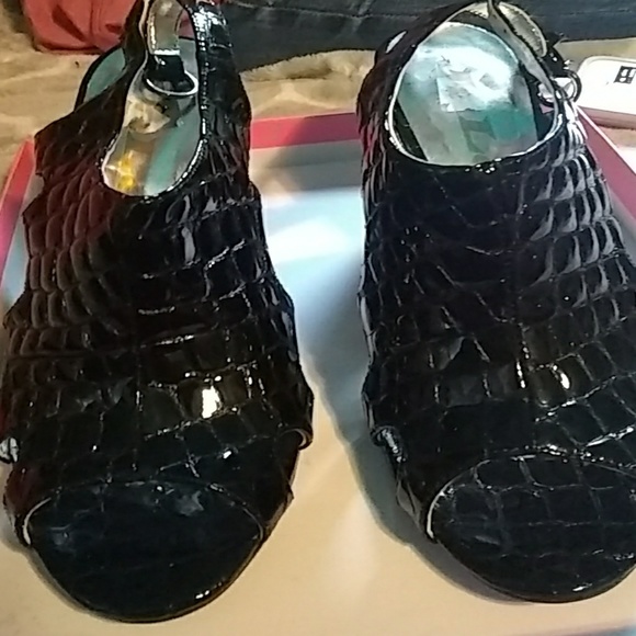 Shoes - Picture 2 of 3